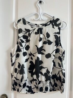 Helen Jon Black & White Floral Sleeveless Camisole